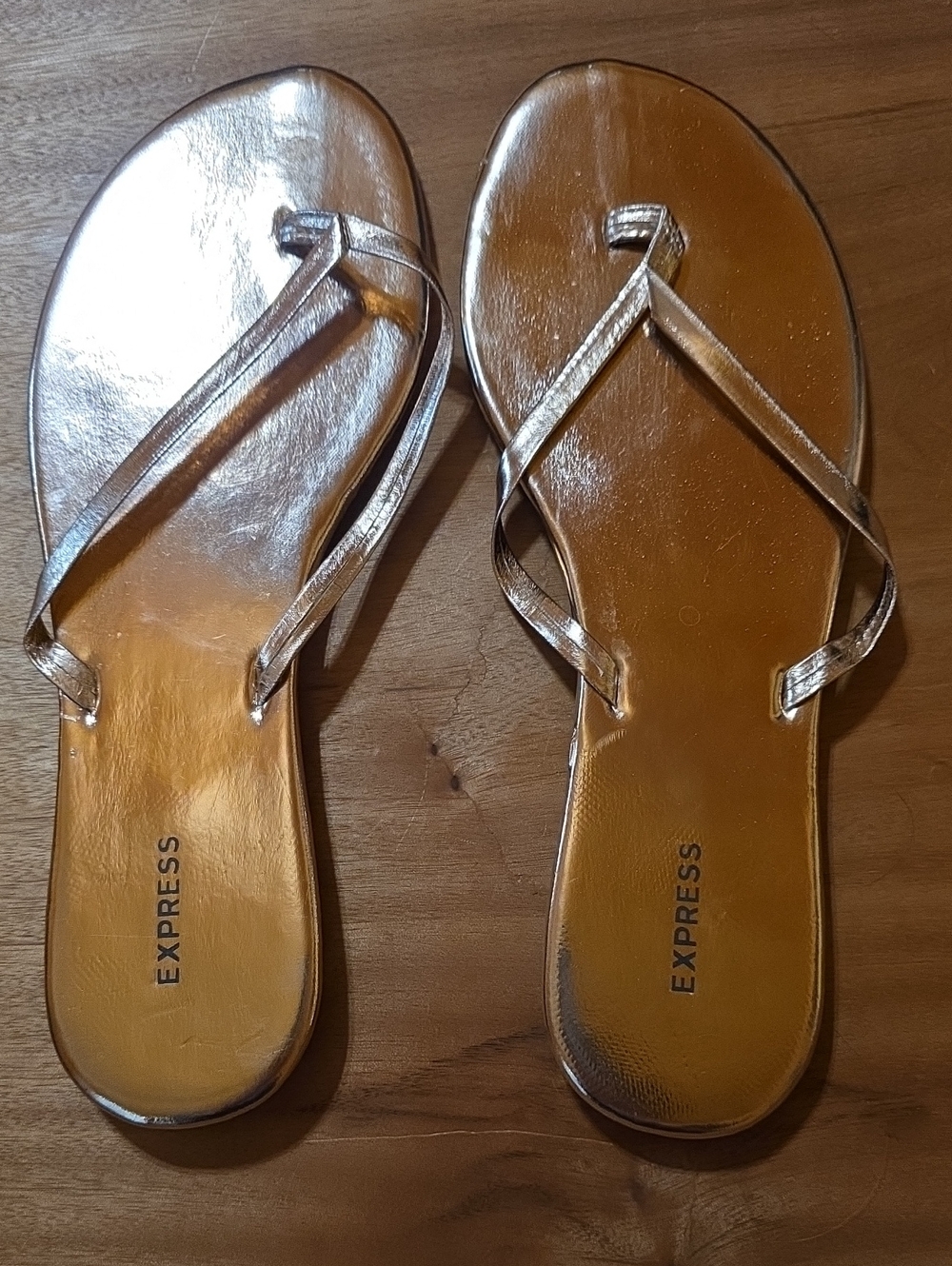 Express Rose Gold Metallic Flat Sandals Flip Flops Size 9 NWOT